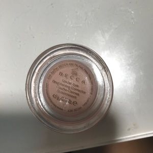 Becca Brightening Under-eye Corrector